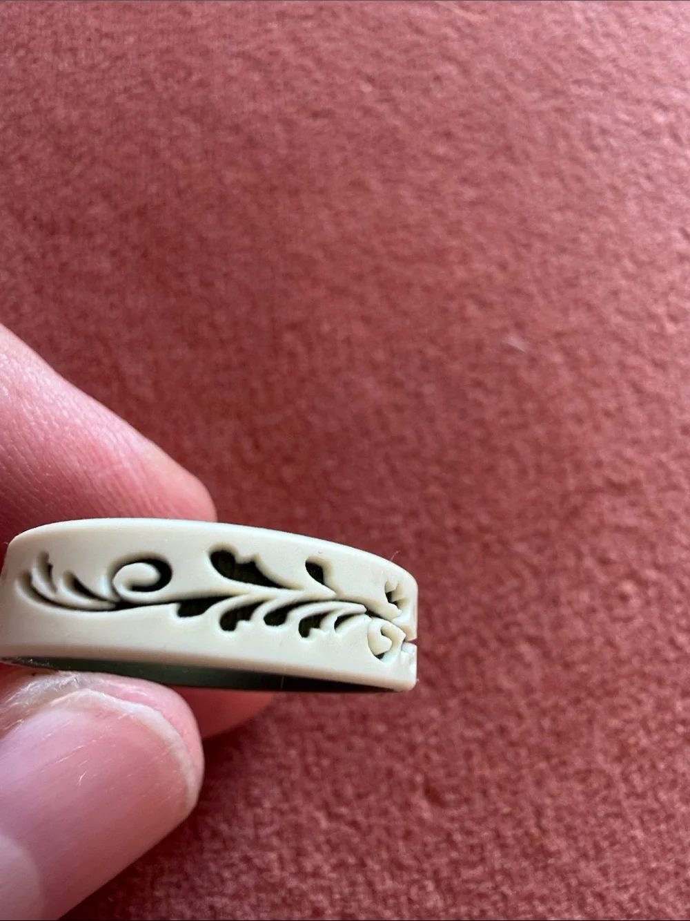 Qalo Women’s Strata Filigree Love Ring Sz 9
